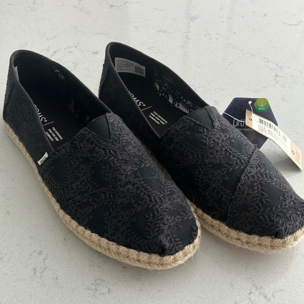 TOMS Women’s Alpargata Rope Black Hibiscus Floral Lace Size 9